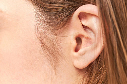 Comment bien nettoyer vos oreilles sans les abîmer ?